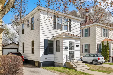 907 Green Bay, La Crosse, WI 54601