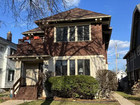 3924 N Maryland #3926, Shorewood, WI 53211