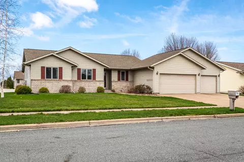 2205 Greenview, Onalaska, WI 54650