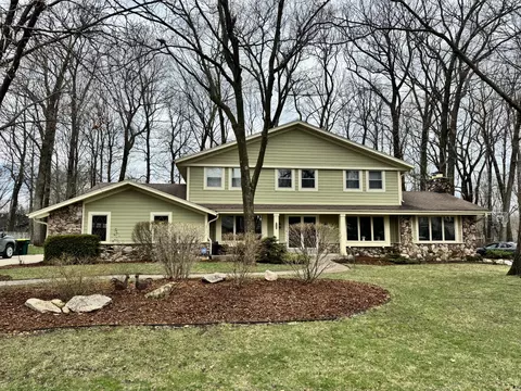 2000 W Woodbury, Glendale, WI 53209
