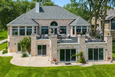 w304n2470 Maple, Delafield, WI 53072