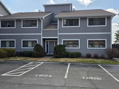 150 Summit Bch #D, Algoma, WI 54201