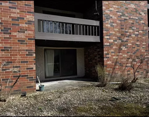 2470 W Good Hope #165, Glendale, WI 53209