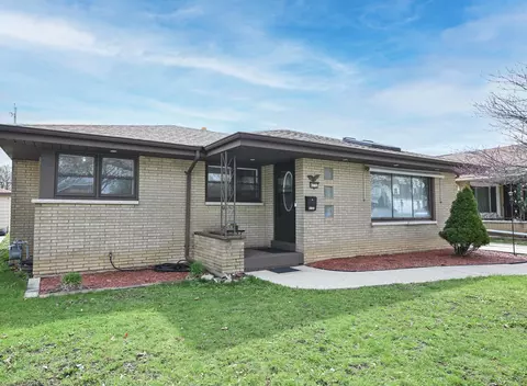 4732 S 23rd, Milwaukee, WI 53221