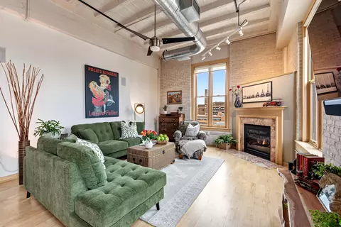 1325 N Van Buren #502, Milwaukee, WI 53202