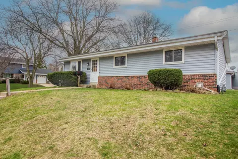 1489 Birch, Waukesha, WI 53188