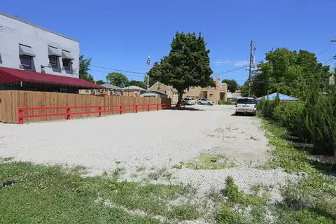 88 W Becher, West Allis, WI 53227