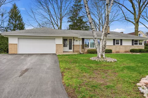 1415 N 118th, Wauwatosa, WI 53226
