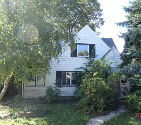 4155 N Montreal, Milwaukee, WI 53216