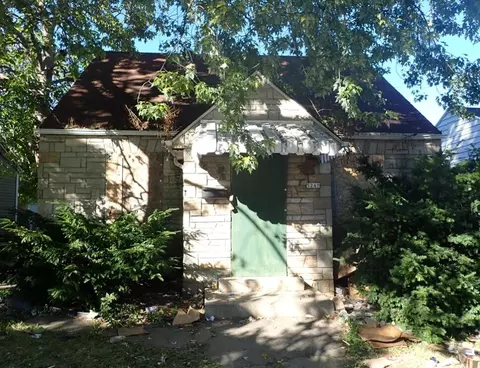 5249 N Teutonia, Milwaukee, WI 53209