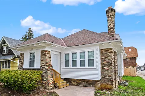 2702 N 38th, Milwaukee, WI 53210