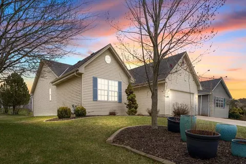 1572 Falcon, Hartford, WI 53027