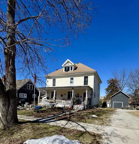 327 W Florence, Cambria, WI 53923