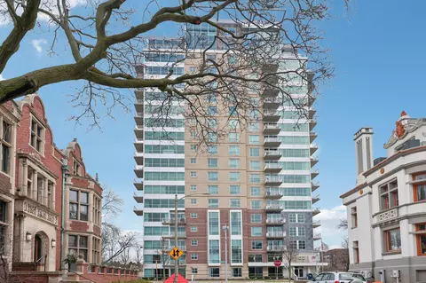 1522 N Prospect #901, Milwaukee, WI 53202