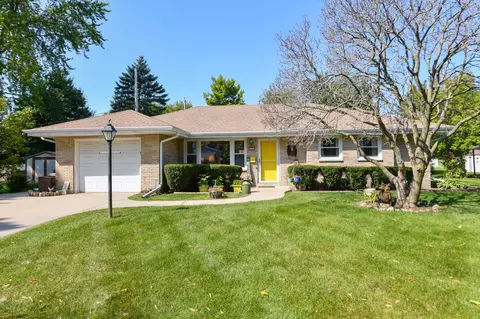 234 Millwood, Waukesha, WI 53188
