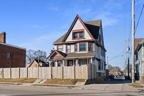 124 W North, Milwaukee, WI 53212