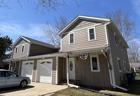 6867 Enge #6869, West Bend, WI 53090