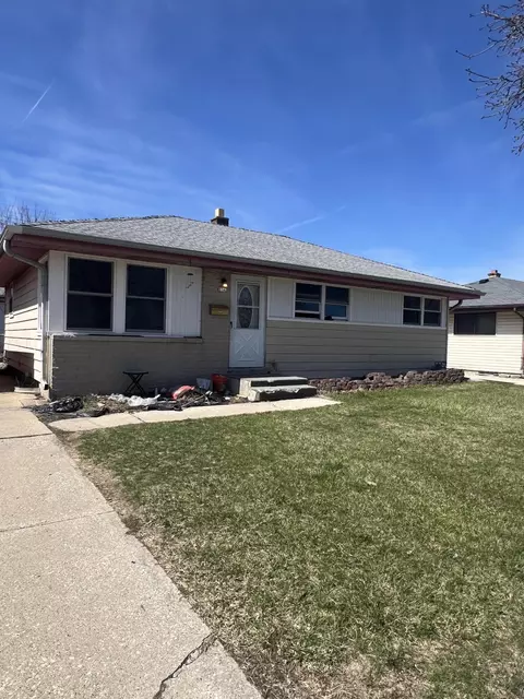 2702 Loraine, Racine, WI 53404