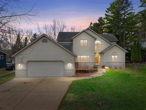 4009 Hickory Knl, Hartland, WI 53029
