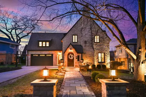 8204 Brookside, Wauwatosa, WI 53213