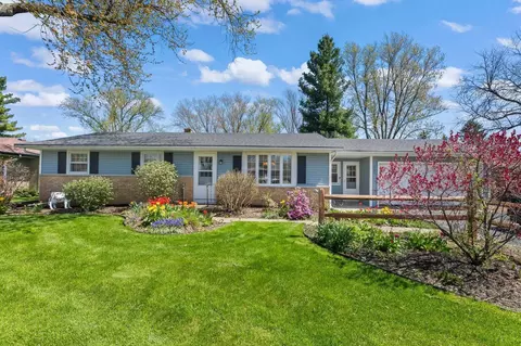 1131 Lily, Oconomowoc, WI 53066