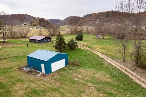 865 Us Hwy 61, Readstown, WI 54652