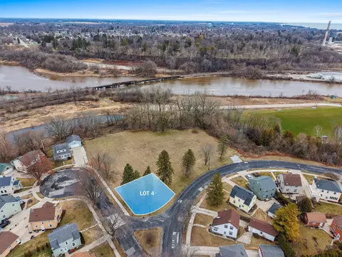 Lt4 Riverview, Manitowoc, WI 54220