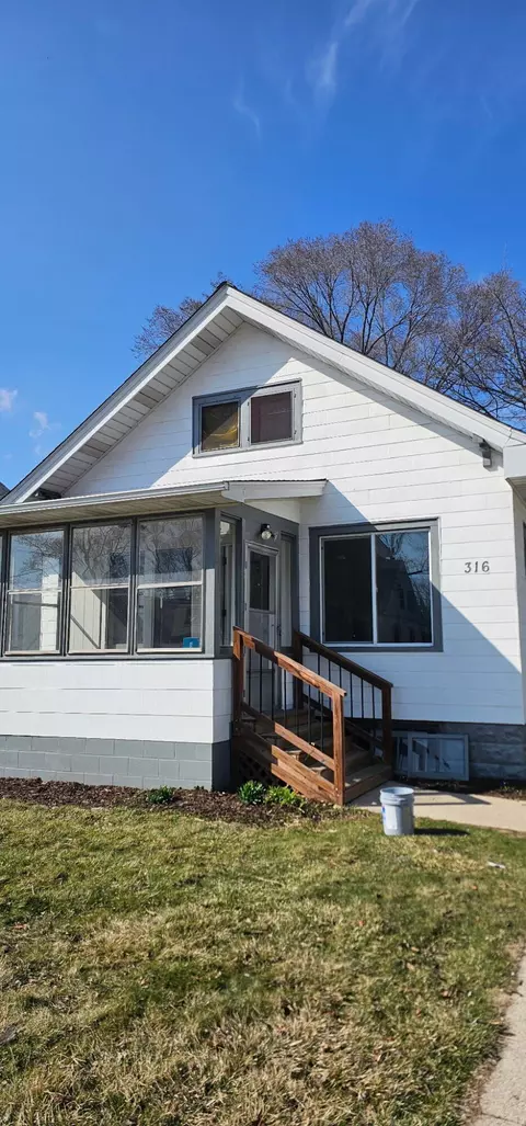 316 Harrison, Waukesha, WI 53186