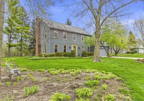 406 Crescent, Thiensville, WI 53092