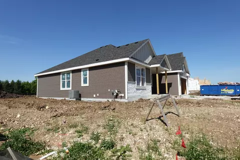 1302 Lynn, Oconomowoc, WI 53066