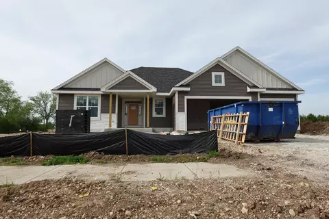 1302 Lynn, Oconomowoc, WI 53066