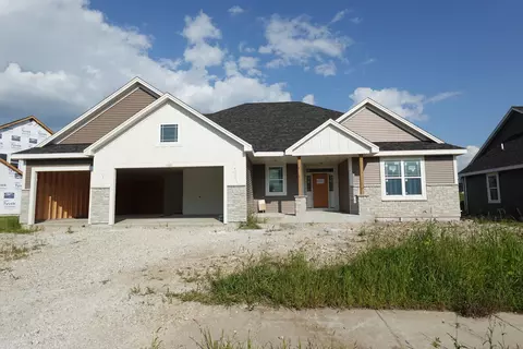 1723 Switchgrass, Oconomowoc, WI 53066