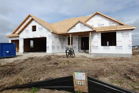 1723 Switchgrass, Oconomowoc, WI 53066