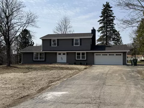 3745 Overlook, Hubertus, WI 53033