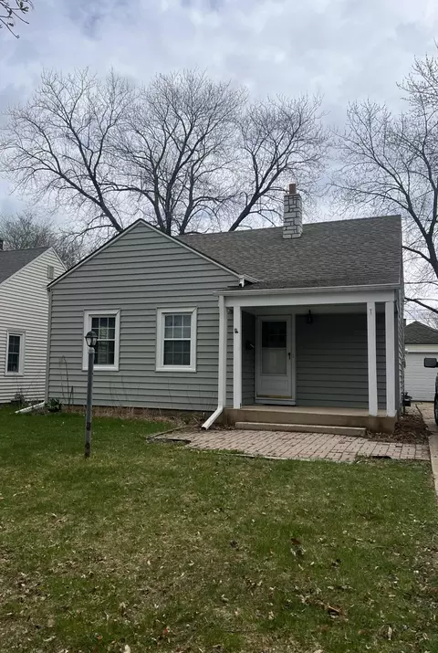 4640 N Woodruff, Whitefish Bay, WI 53211