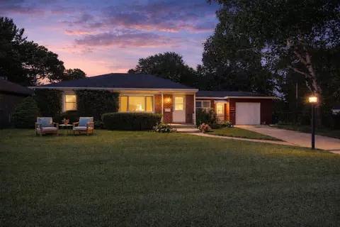 2618 James, Racine, WI 53403