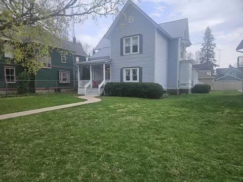 1128 Wisconsin, Lake Geneva, WI 53147