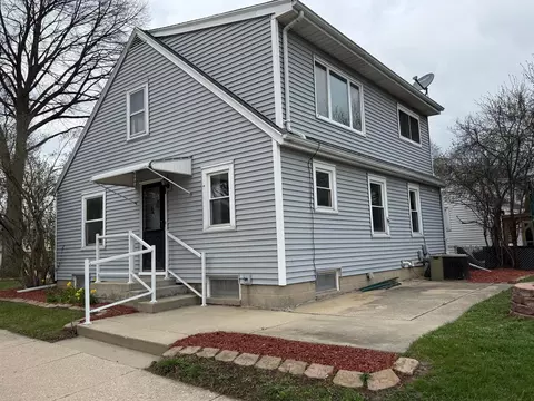 1022 S 90th, West Allis, WI 53214