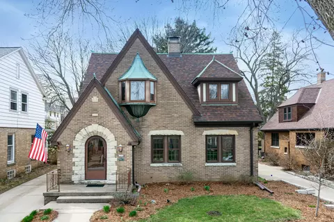 1295 N 63rd, Wauwatosa, WI 53213