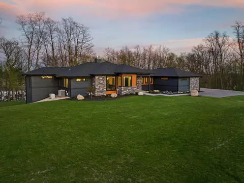 815 N English Settlement, Burlington, WI 53105