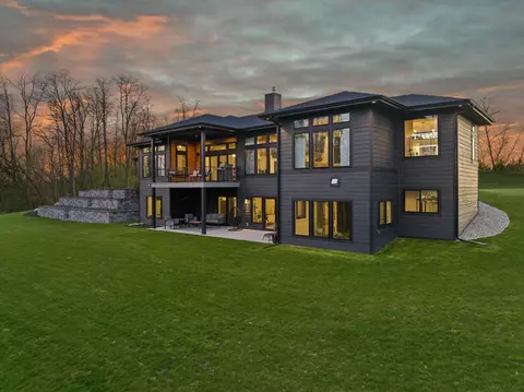 815 N English Settlement, Burlington, WI 53105