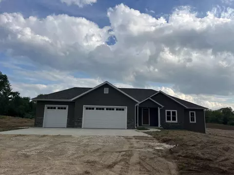 2357 Wallace Lk, Trenton, WI 53090