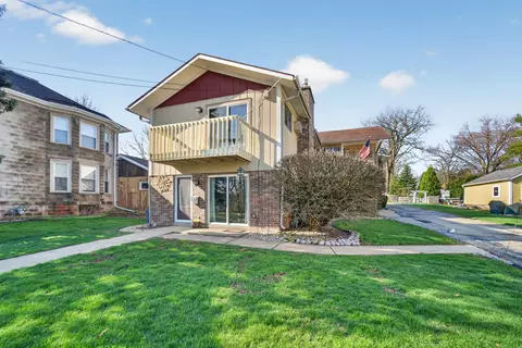 445 W Chestnut, Burlington, WI 53105