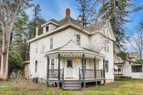 212 Kenosha, Walworth, WI 53184