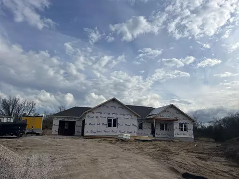 2367 Wallace Lk, Trenton, WI 53090