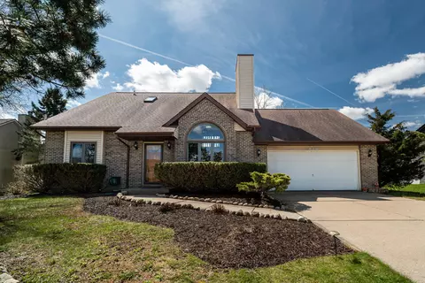 n75w23419 N Ridgeview, Sussex, WI 53089