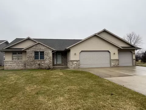 142 E Sienna, Hilbert, WI 54129