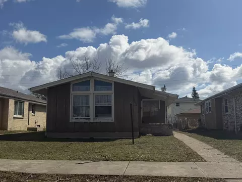 5812 N 77th, Milwaukee, WI 53218
