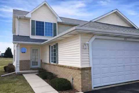 1133 Ellys, Slinger, WI 53086