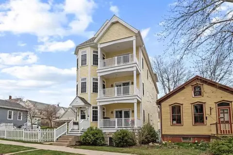 224 E Lloyd, Milwaukee, WI 53212
